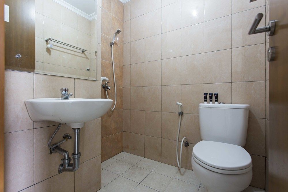 Reddoorz Apartment @ Margonda Residence Депок Екстериор снимка
