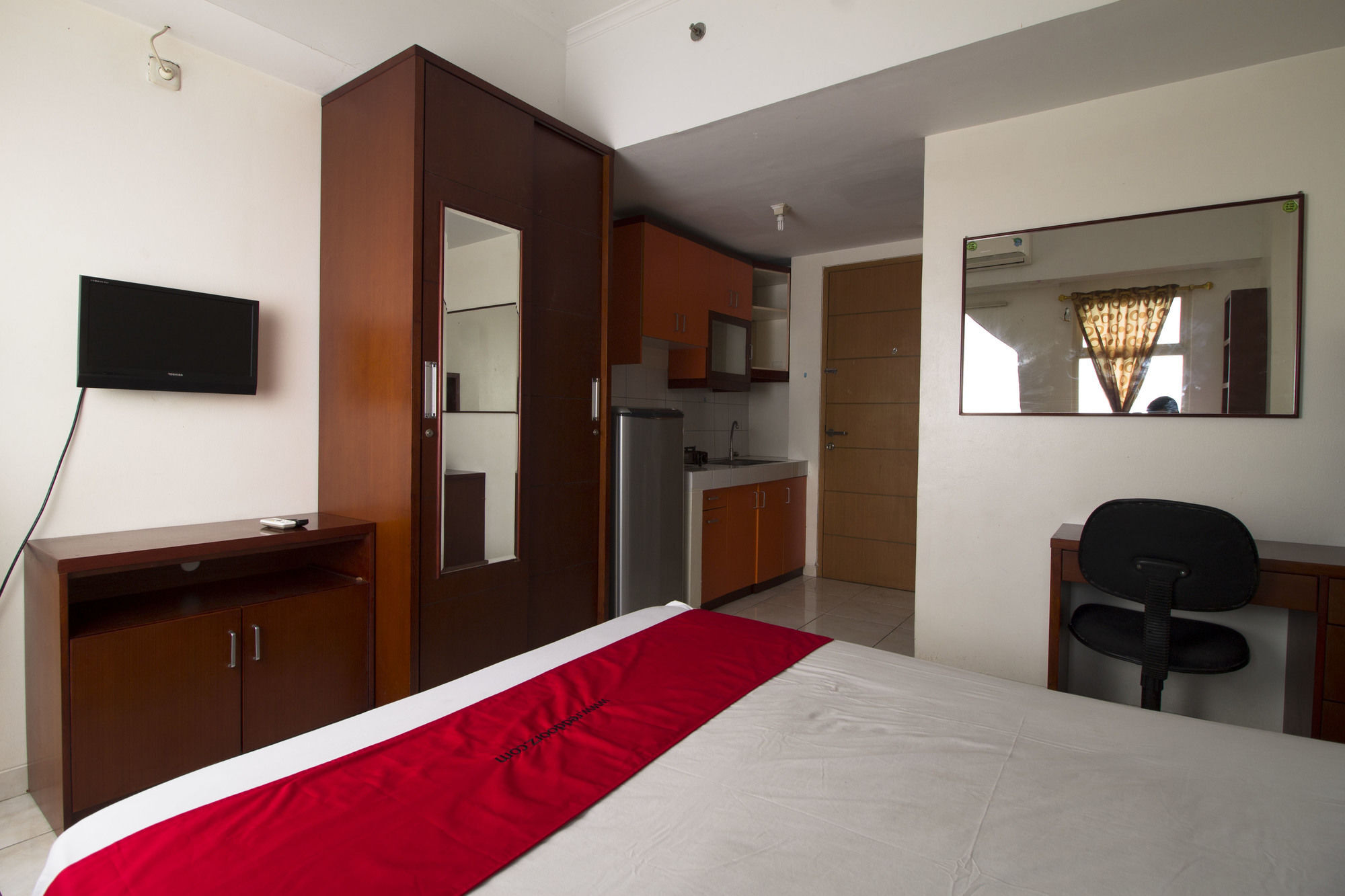 Reddoorz Apartment @ Margonda Residence Депок Екстериор снимка