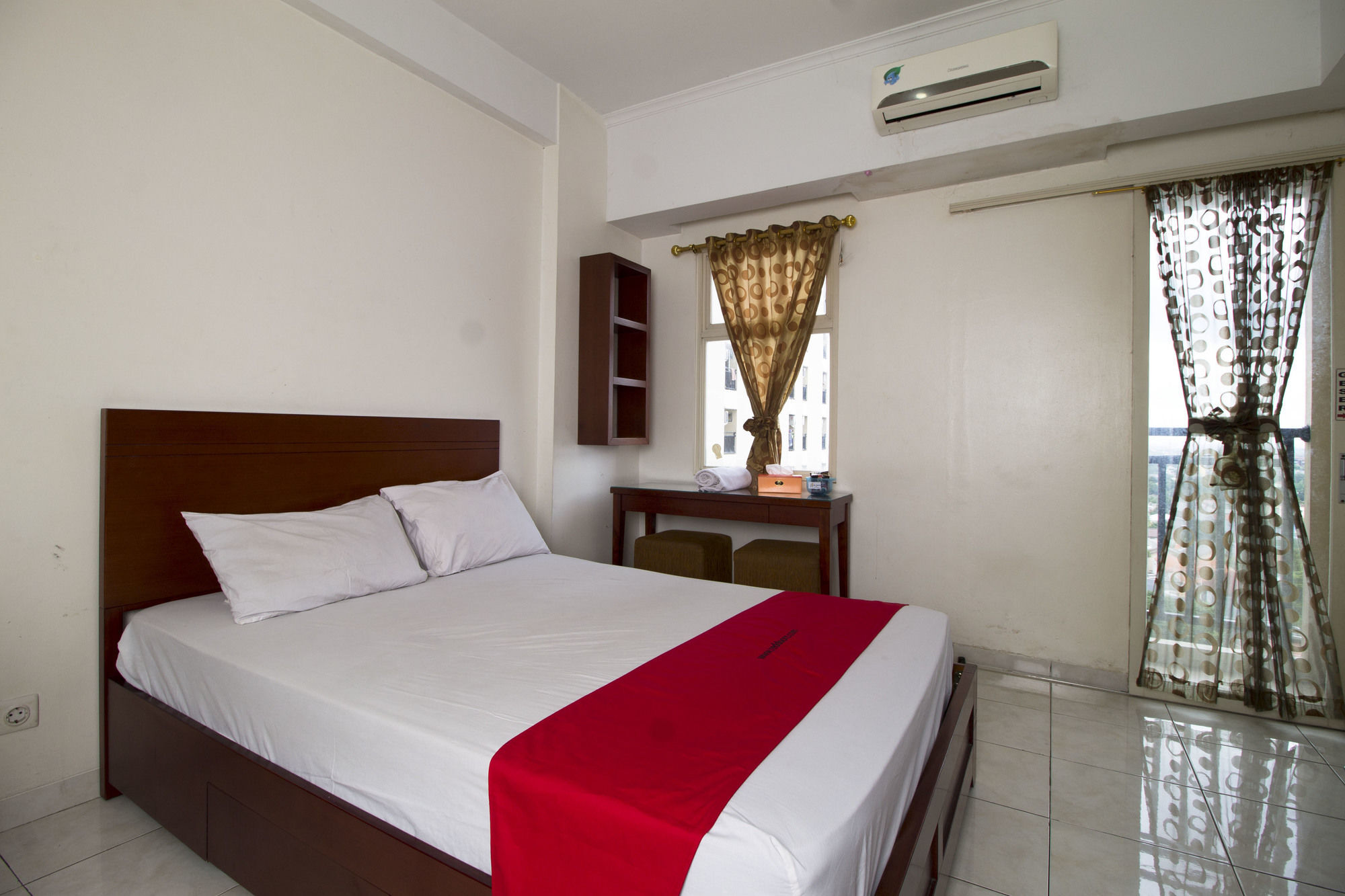 Reddoorz Apartment @ Margonda Residence Депок Екстериор снимка